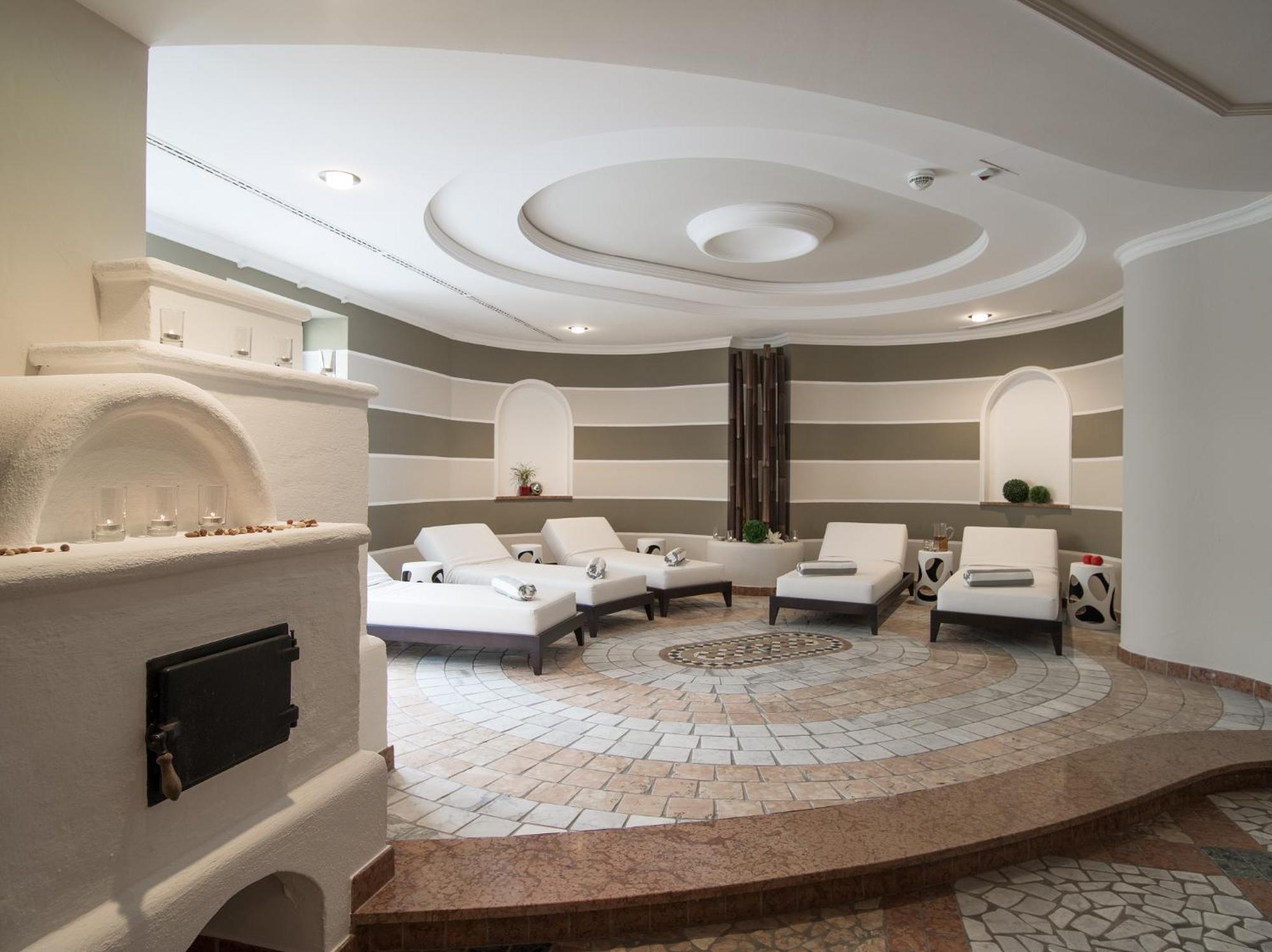 Alpinresort Valsaa - Sport & Spa Saalbach-Hinterglemm Ngoại thất bức ảnh